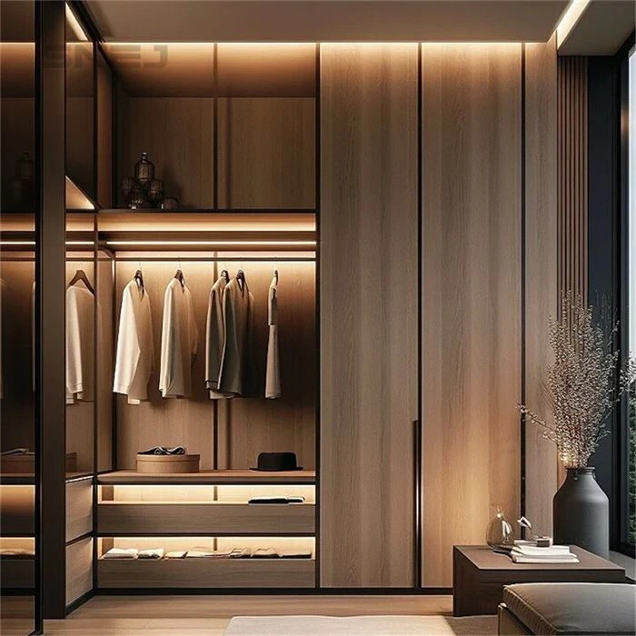 Fitted wardrobe combining closed cupboards with open storage - Open Closet Solutions by SNEJ, image 2