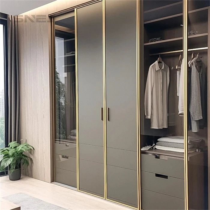 Fitted wardrobe combining closed cupboards with open storage - Open Shelf For Clothes by SNEJ, image 3