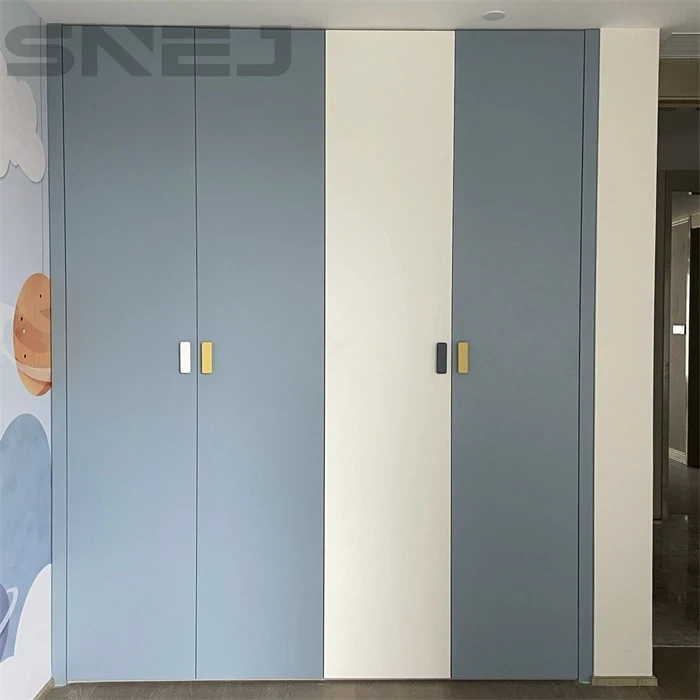 Full-height fitted wardrobe with aligned doors and slim handles - Cute Closet Doors by SNEJ, image 3