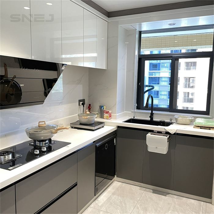 Good Quality Custom Built Pantry Cabinets