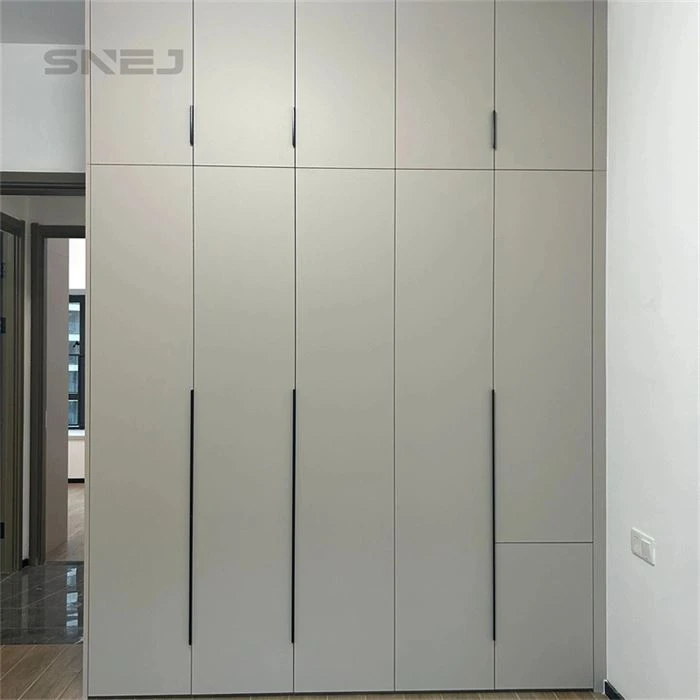 High Quality Wooden Closet With Cabinet Doors