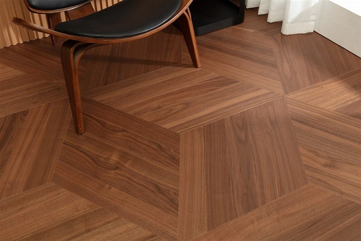 Glossy Kitchen Laminate Flooring